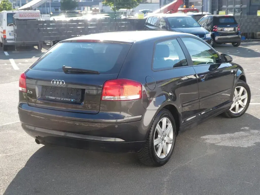 Gebraucht Audi A3 Attraction 102 PS (75 kW) 2007 Grau Kleinwagen