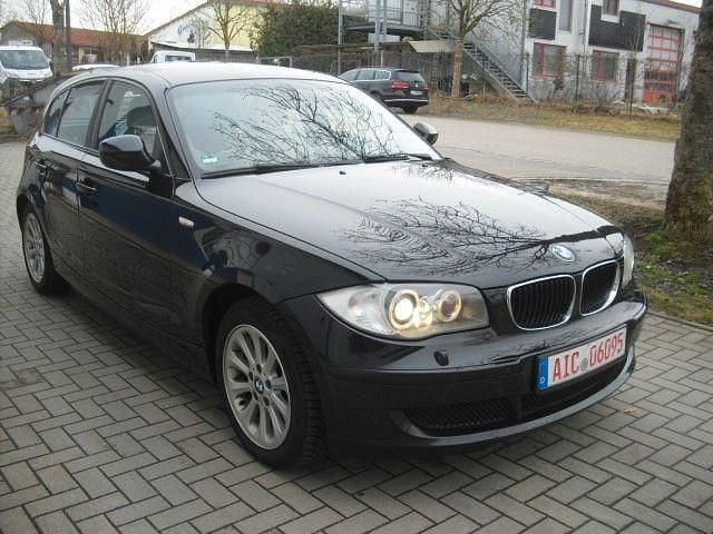 Gebraucht BMW 120 Efficient Dynamics 177 PS (130 kW) 2010 Schwarz Kleinwagen