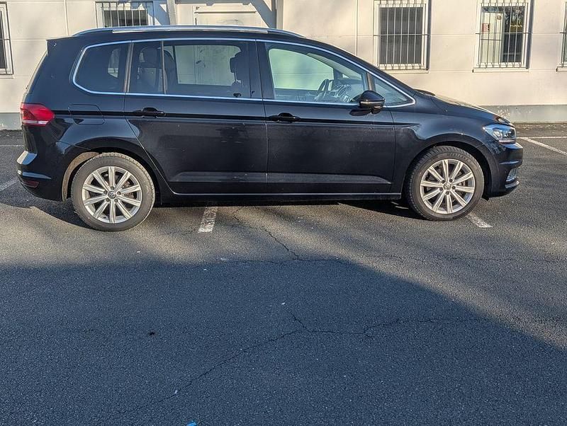 Gebraucht 2016 VW Touran Highline Van / Kleinbus | 15.500 € (Guter Preis) - Bild 1/4