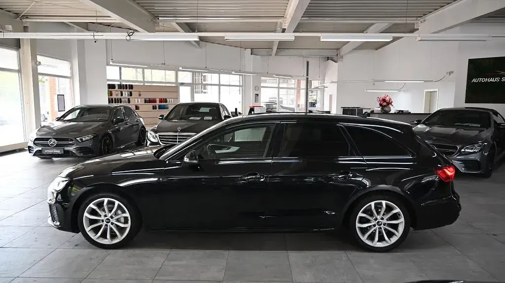 Gebraucht Audi A4 S-Line 204 PS (150 kW) 2023 Mythosschwarz Kombi