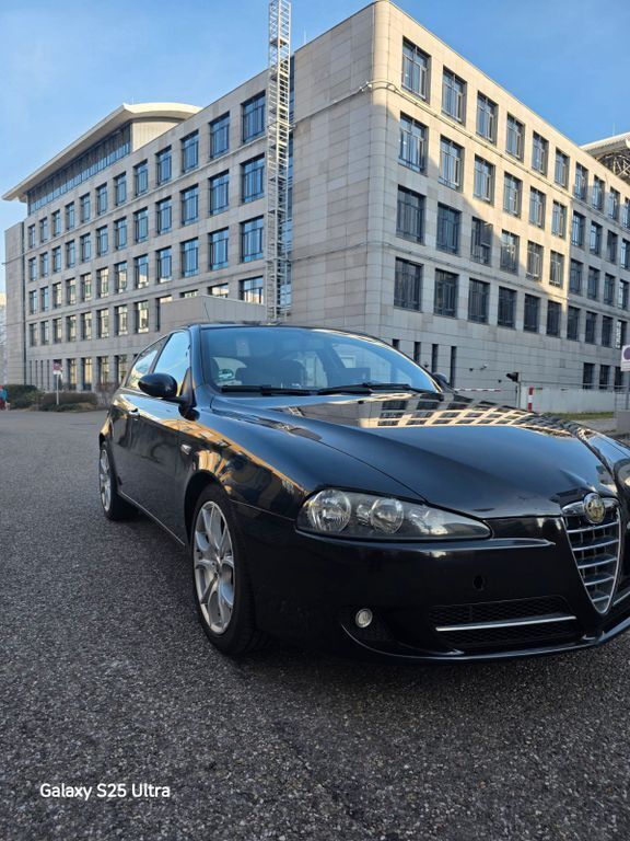Schwarz Gebraucht 2009 Alfa Romeo 147 Kleinwagen | 1.250 € (Superpreis) - Bild 1/4