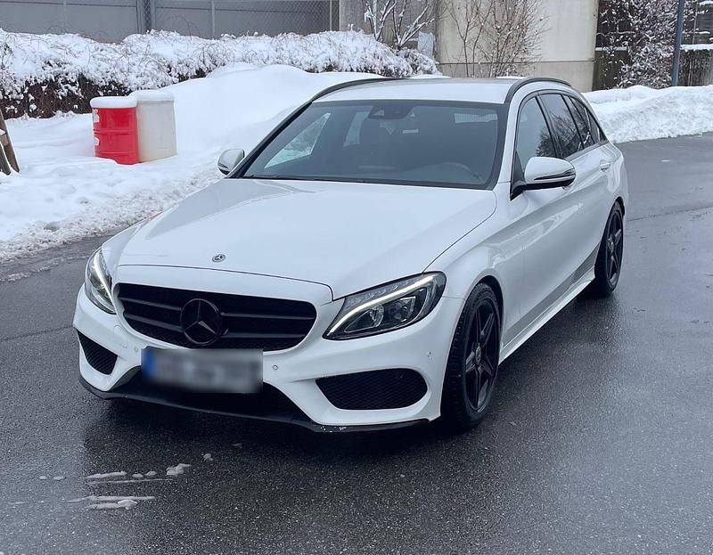 Gebraucht Mercedes 220 170 PS (125 kW) 2018 Weiß Kombi