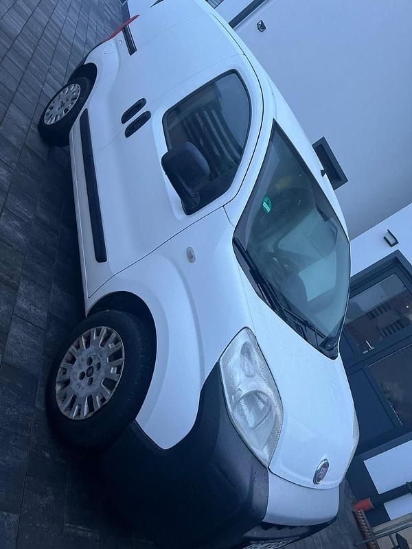 Gebraucht Fiat Fiorino 75 PS (55 kW) 2012 Weiß Van / Kleinbus