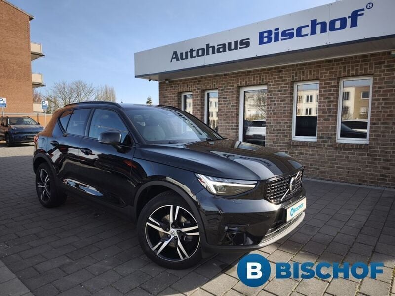 Schwarz Gebraucht 2024 Volvo XC40 Plus SUV | 34.990 € (Guter Preis) - Bild 1/4