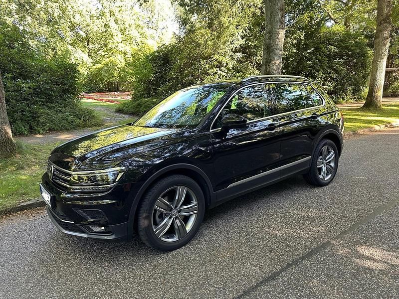 Schwarz Gebraucht 2018 VW Tiguan Highline SUV | 24.000 € (Superpreis) - Bild 1/4