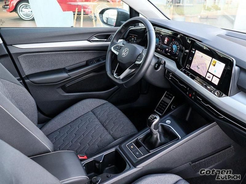 Gebraucht VW Golf VIII Move 131 PS (96 kW) 2024 Grau Limousine