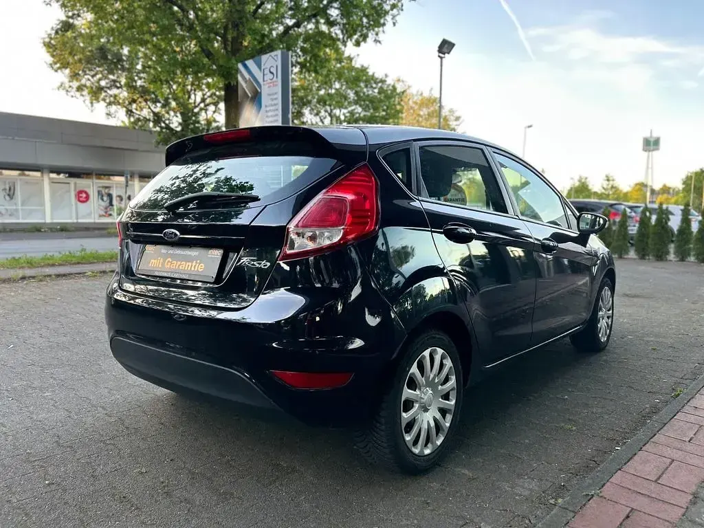 Gebraucht Ford Fiesta Trend 82 PS (60 kW) 2013 Schwarz Kleinwagen
