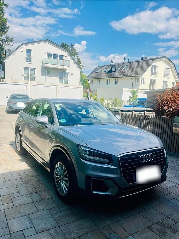 Gebraucht Audi Q2 Design 116 PS (85 kW) 2020 Silber SUV