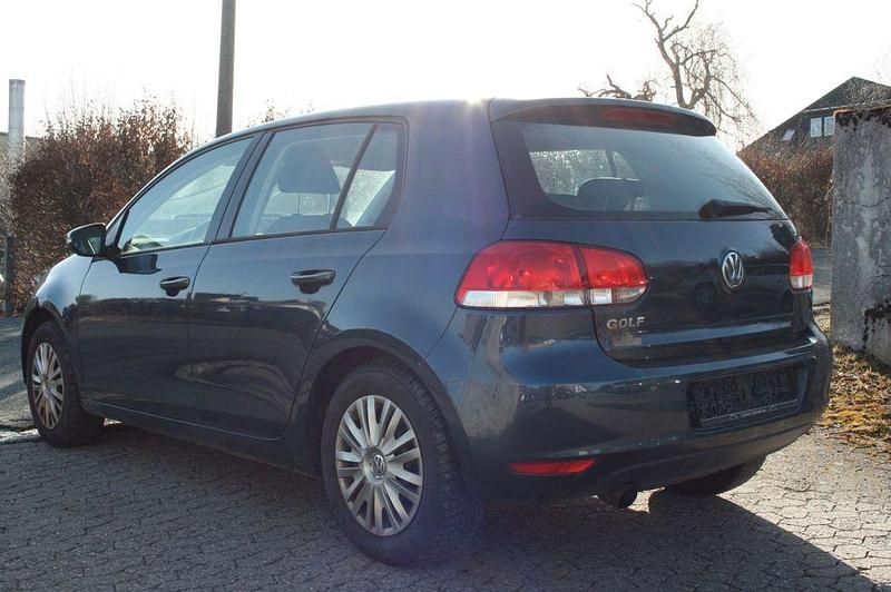 Gebraucht VW Golf VI Comfortline 105 PS (77 kW) 2010 Blau Kleinwagen