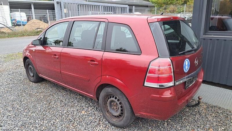 Gebraucht Opel Zafira Edition 105 PS (77 kW) 2006 Rot Van / Kleinbus
