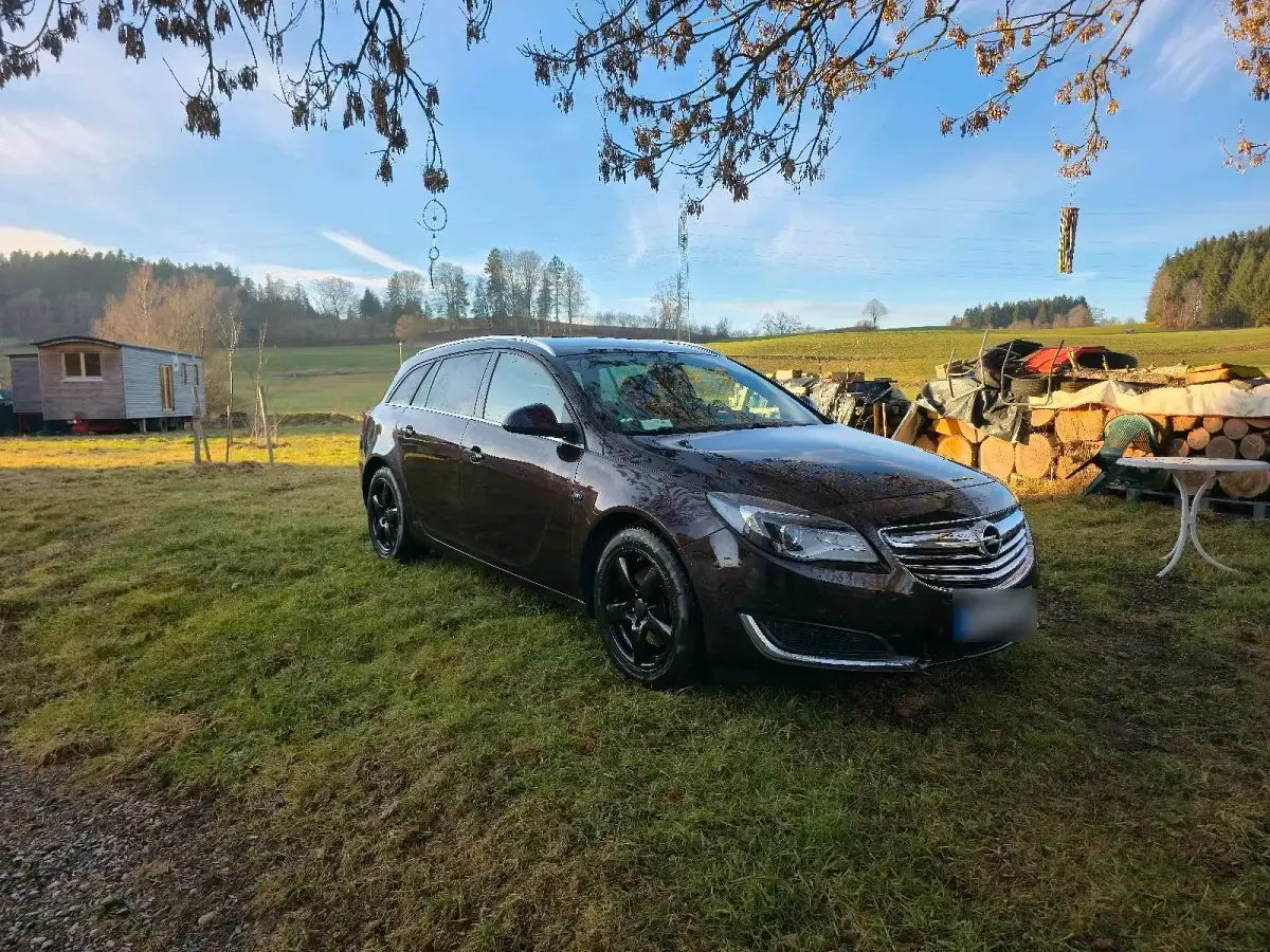 Gebraucht Opel Insignia 140 PS (102 kW) 2015 Braun Kombi