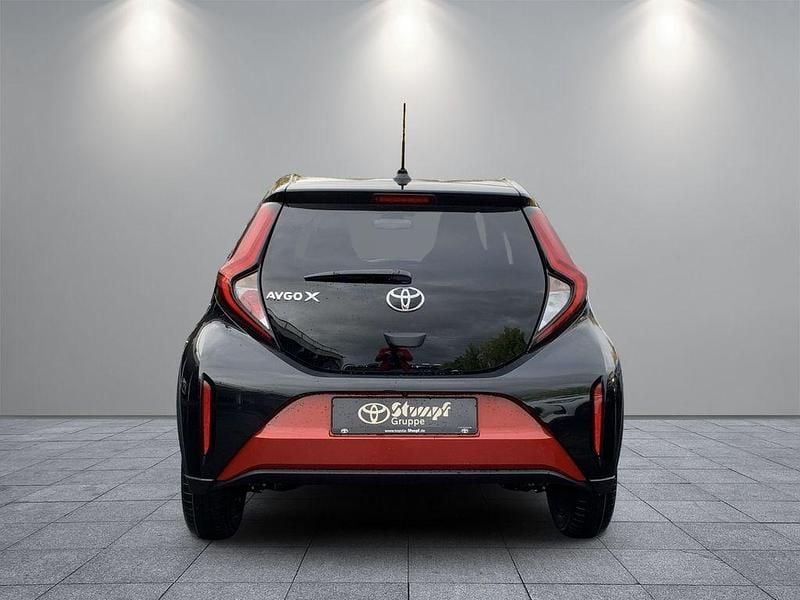 Gebraucht Toyota Aygo X 72 PS (52 kW) 2025 Rot SUV