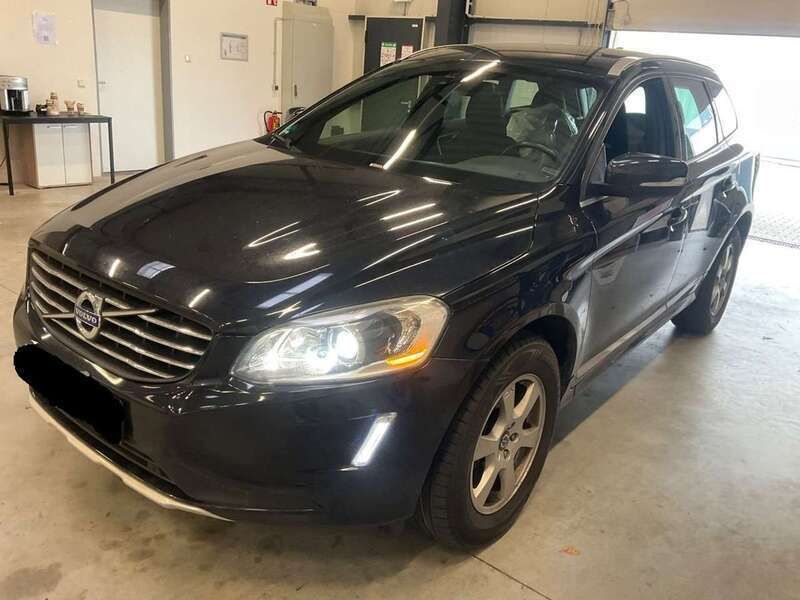 Black sapphire / metallic Gebraucht 2014 Volvo XC60 Momentum SUV | 21.700 € (Etwas zu teuer) - Bild 1/3