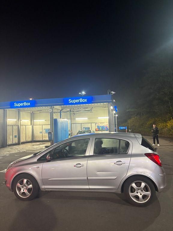 Gebraucht Opel Corsa 80 PS (58 kW) 2007 Silber Kleinwagen