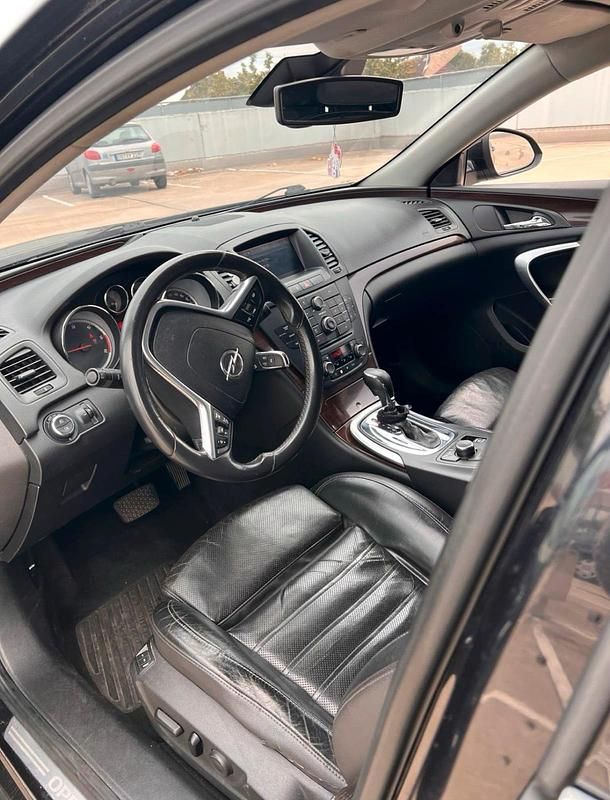 Gebraucht Opel Insignia 150 PS (110 kW) 2008 Schwarz Limousine
