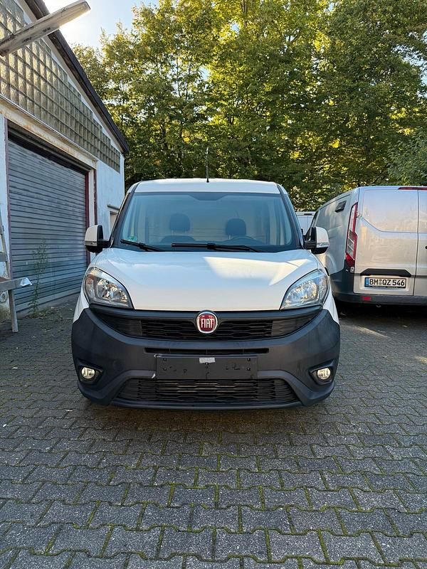 Weiß Gebraucht 2014 Fiat Doblò Van / Kleinbus | 5.700 € (Fairer Preis) - Bild 1/4