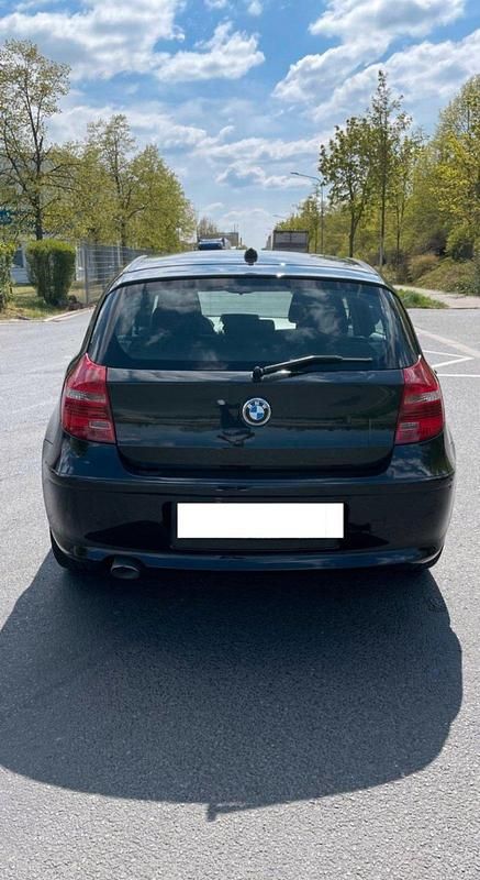 Gebraucht BMW 116 116 PS (85 kW) 2011 Schwarz Kleinwagen