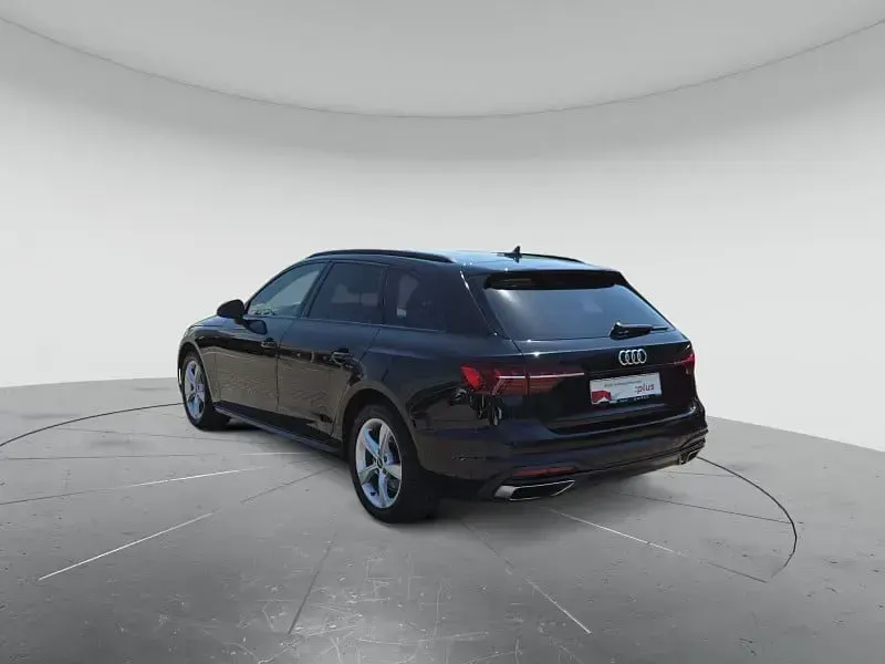 Gebraucht Audi A4 Advanced Plus 163 PS (119 kW) 2022 Mythosschwarz metallic Kombi