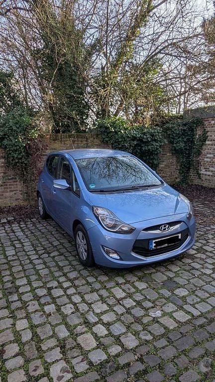 Gebraucht Hyundai ix20 116 PS (85 kW) 2012 Blau Kleinwagen