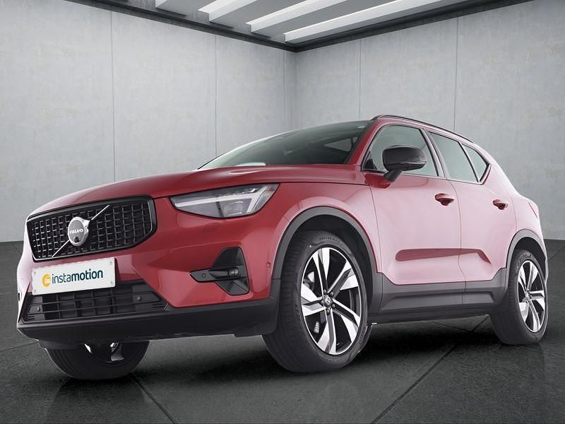 Gebraucht Volvo XC40 Plus 197 PS (144 kW) 2025 Rot SUV