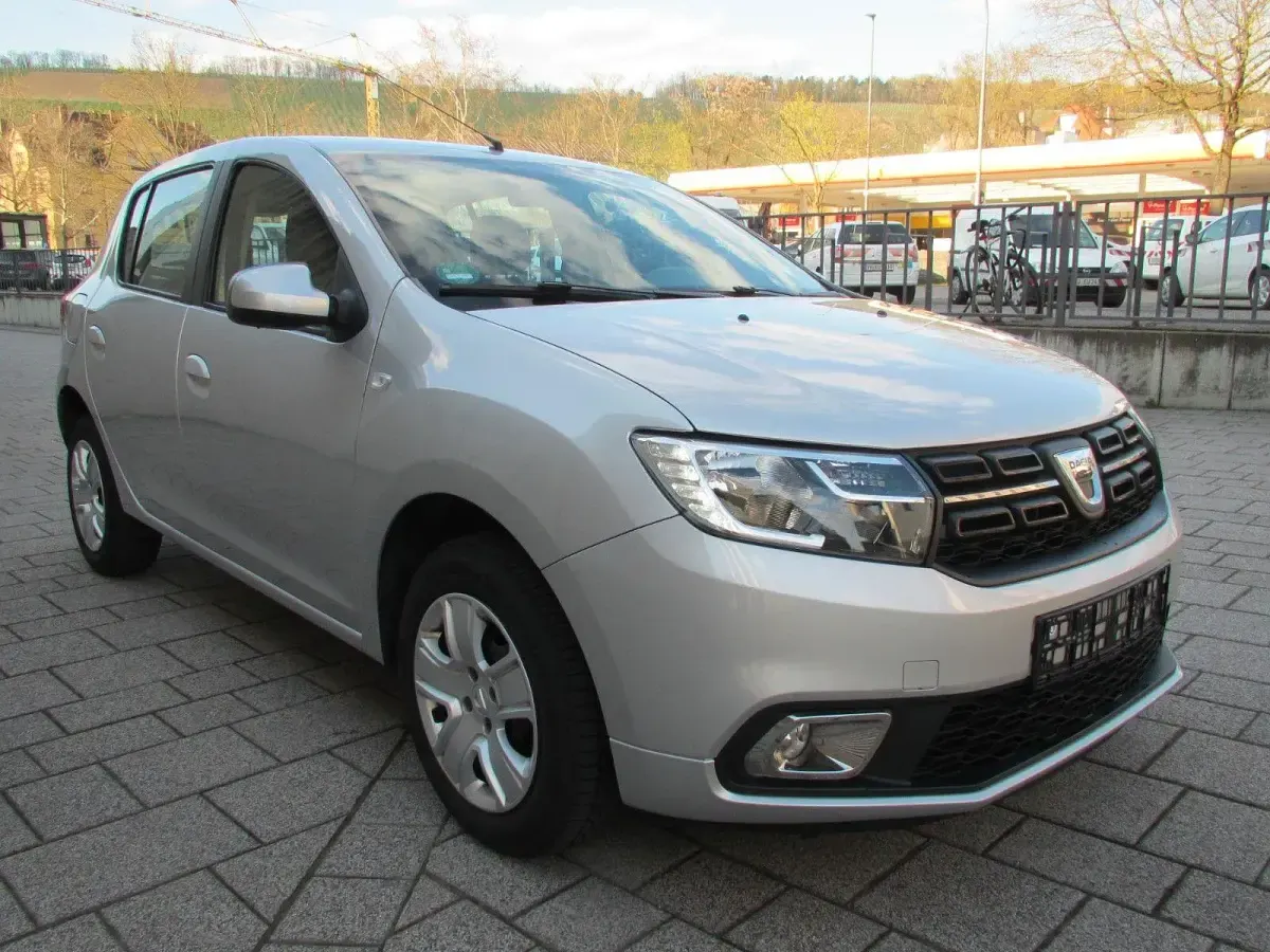 Gebraucht Dacia Sandero Comfort 90 PS (66 kW) 2017 Silber Limousine