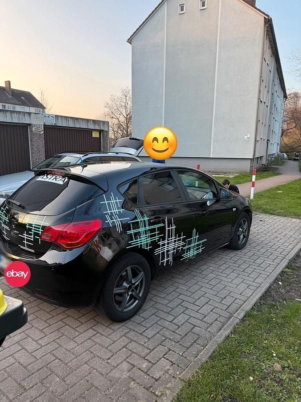 Gebraucht Opel Astra 179 PS (131 kW) 2010 Schwarz Kleinwagen