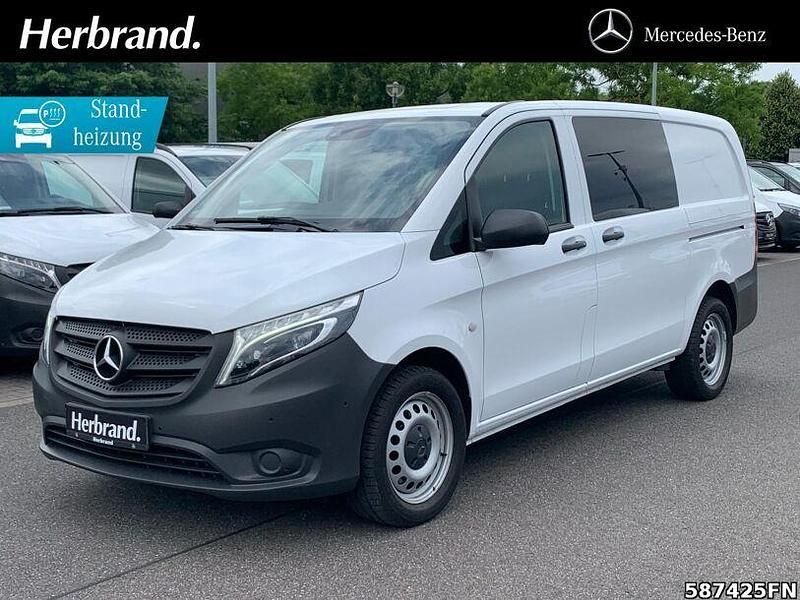 Weiß Gebraucht 2019 Mercedes Vito Van / Kleinbus | 37.283 € (Teuer) - Bild 1/4