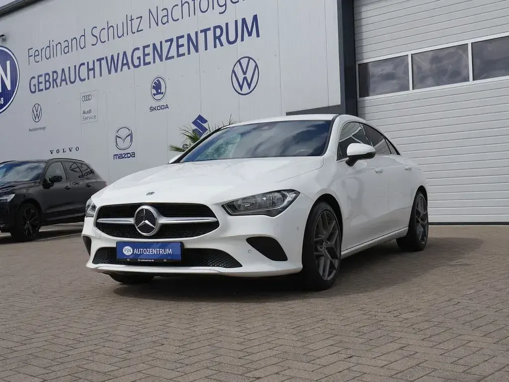 Gebraucht Mercedes CLA180 136 PS (100 kW) 2019 Weiß Coupé