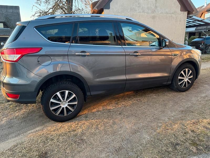 Gebraucht Ford Kuga Titanium 155 PS (114 kW) 2013 Grau SUV