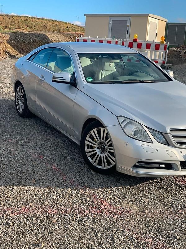 Gebraucht Mercedes 200 184 PS (135 kW) 2013 Silber Coupé