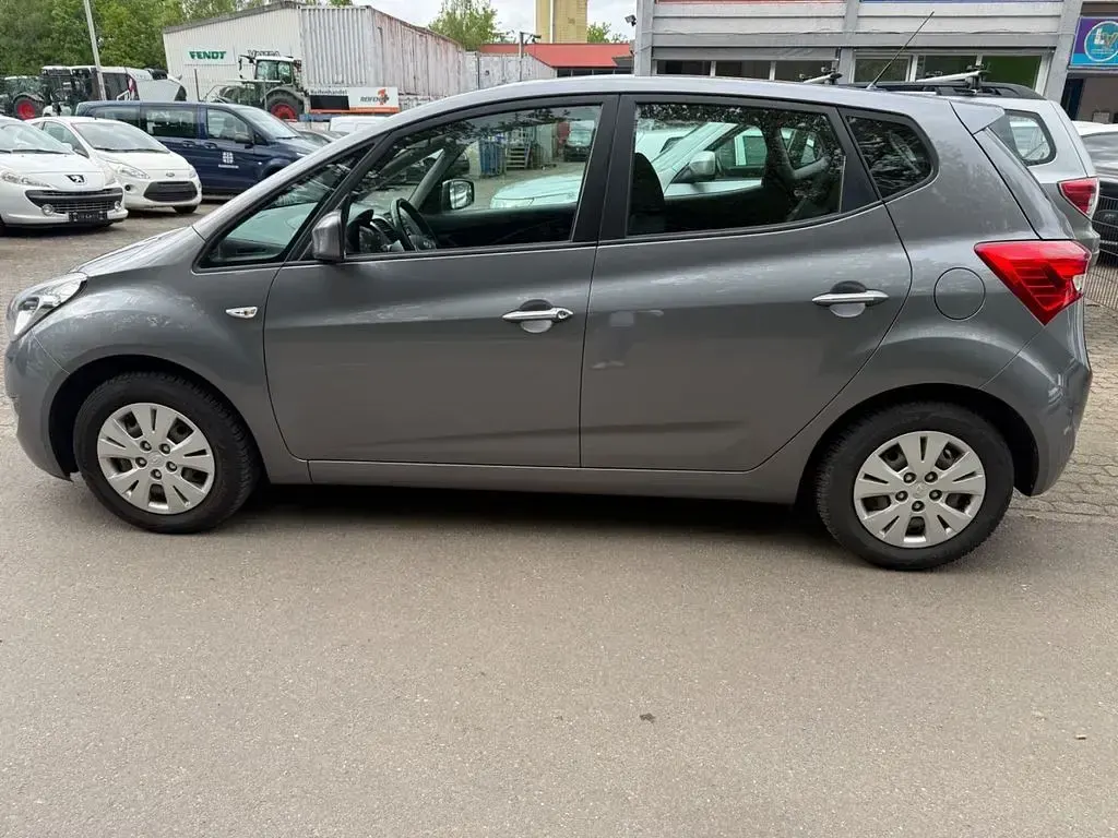 Gebraucht Hyundai ix20 Edition 90 PS (66 kW) 2014 Grau Kleinwagen