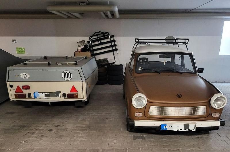 Braun Gebraucht 1989 Trabant 601 Kleinwagen | 5.900 € - Bild 1/4