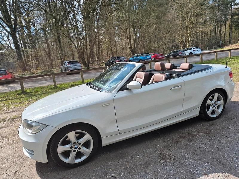 Gebraucht BMW 118 Cabriolet 143 PS (105 kW) 2009 Weiß Cabrio