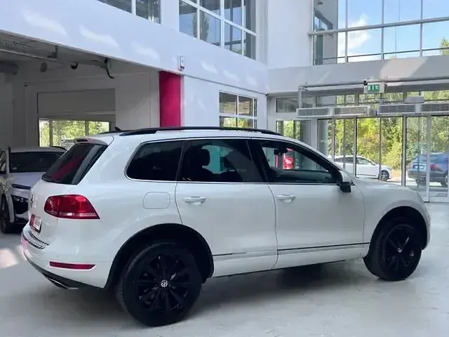 Gebraucht VW Touareg 245 PS (180 kW) 2013 Weiß SUV