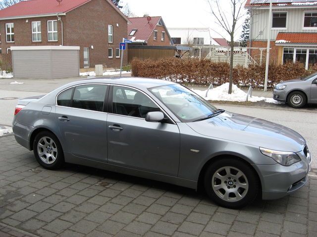 Gebraucht BMW 530 218 PS (160 kW) 2004 Silber metallic Limousine