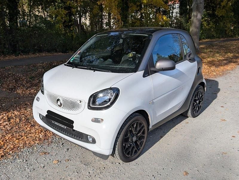 Weiß Gebraucht 2017 Smart ForTwo Coupé Coupé | 8.700 € (Superpreis) - Bild 1/4