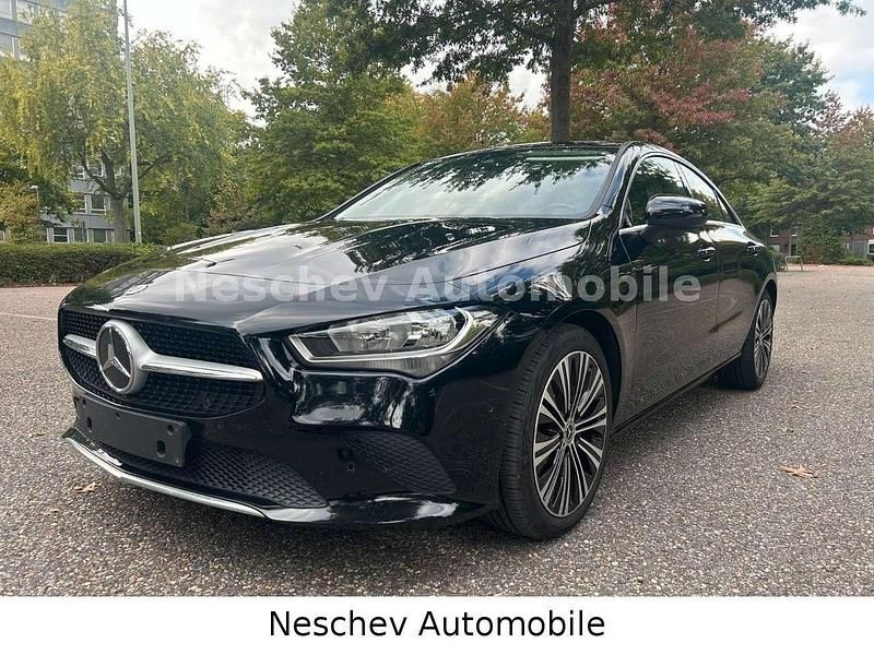 Nachtschwarz Gebraucht 2022 Mercedes CLA200 Progressive Coupé | 26.500 € (Guter Preis) - Bild 1/4