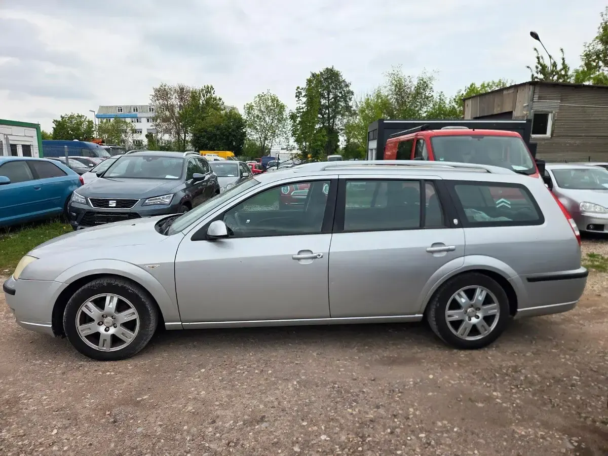 Gebraucht Ford Mondeo 125 PS (91 kW) 2006 Silber Kombi