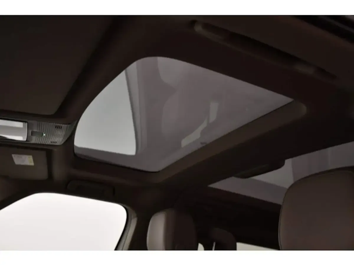 Gebraucht VW T7 Edition 205 PS (150 kW) 2024 Komplettfolierung dunkelgrün Van