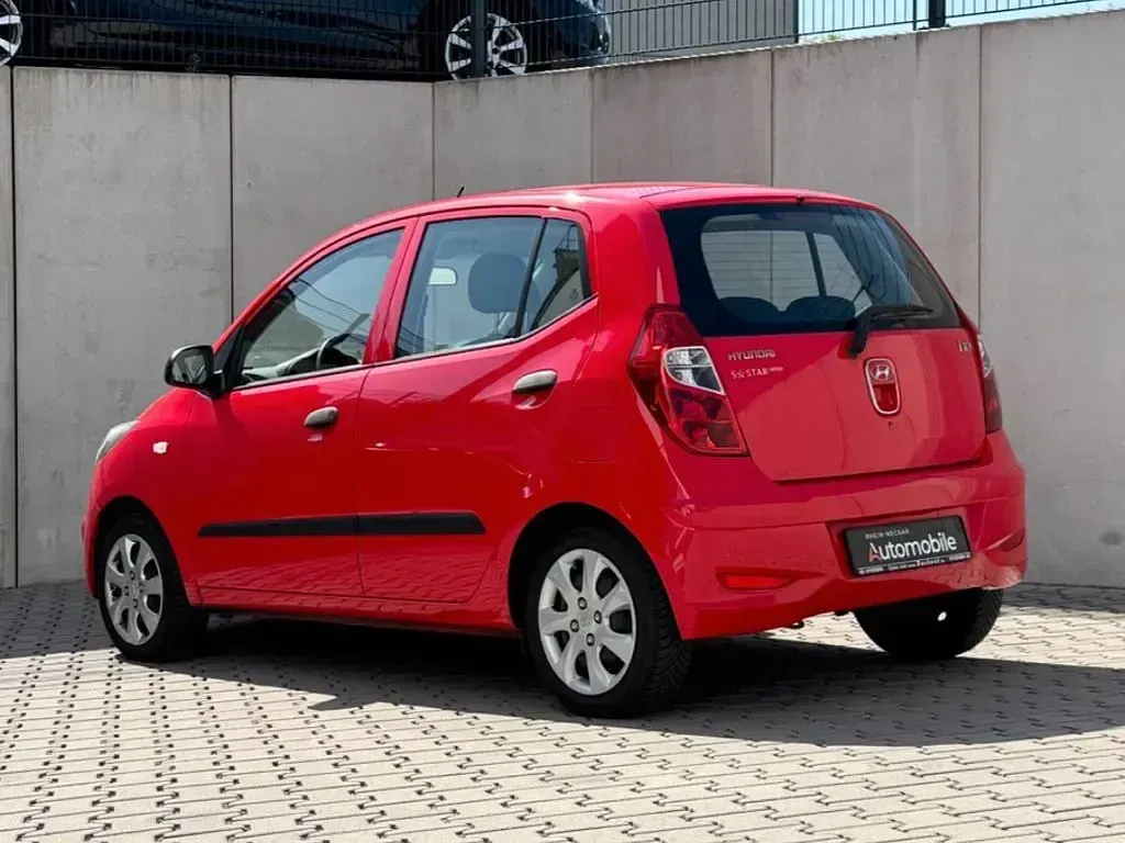 Gebraucht Hyundai i10 69 PS (50 kW) 2013 Rot Kleinwagen