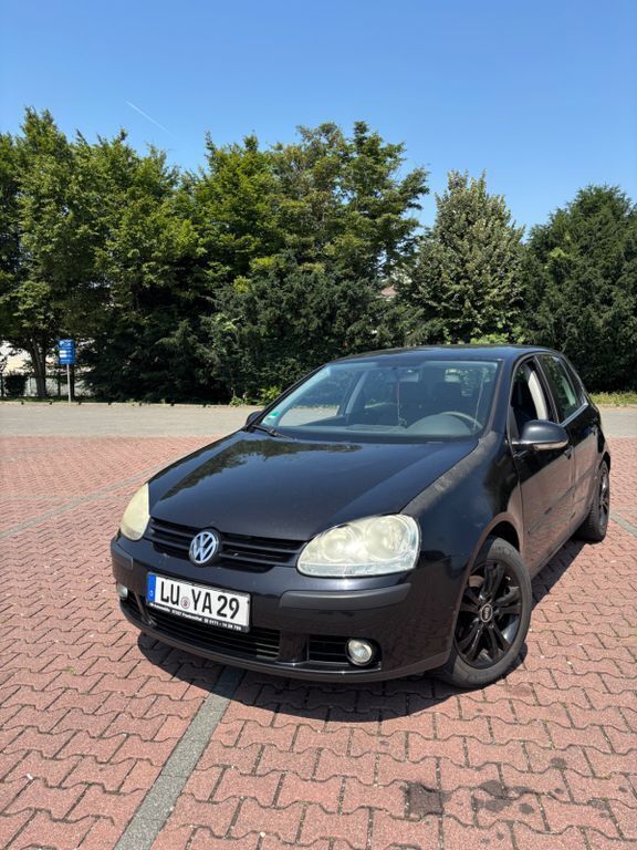 Schwarz Gebraucht 2005 VW Golf IV Comfortline Limousine | 800 € (Superpreis) - Bild 1/4