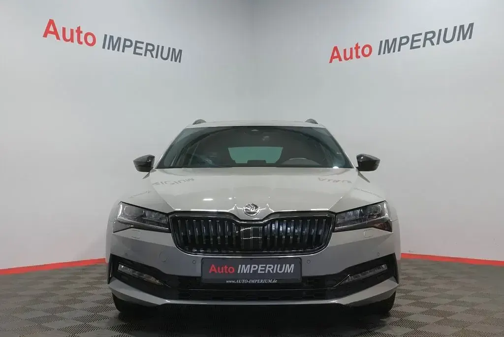 Gebraucht Skoda Superb SportLine 150 PS (110 kW) 2023 Steelgrau Kombi