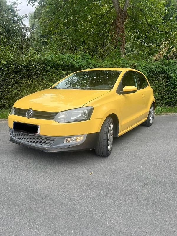 Gelb Gebraucht 2011 VW Polo Kleinwagen | 3.650 € (Guter Preis) - Bild 1/4