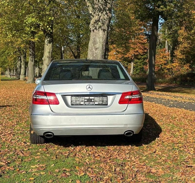Gebraucht Mercedes E350 Elegance 272 PS (200 kW) 2010 Silber Limousine