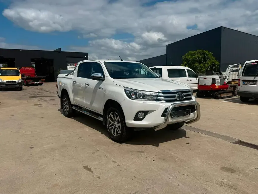 Gebraucht Toyota HiLux 150 PS (110 kW) 2018 Weiß Pickup