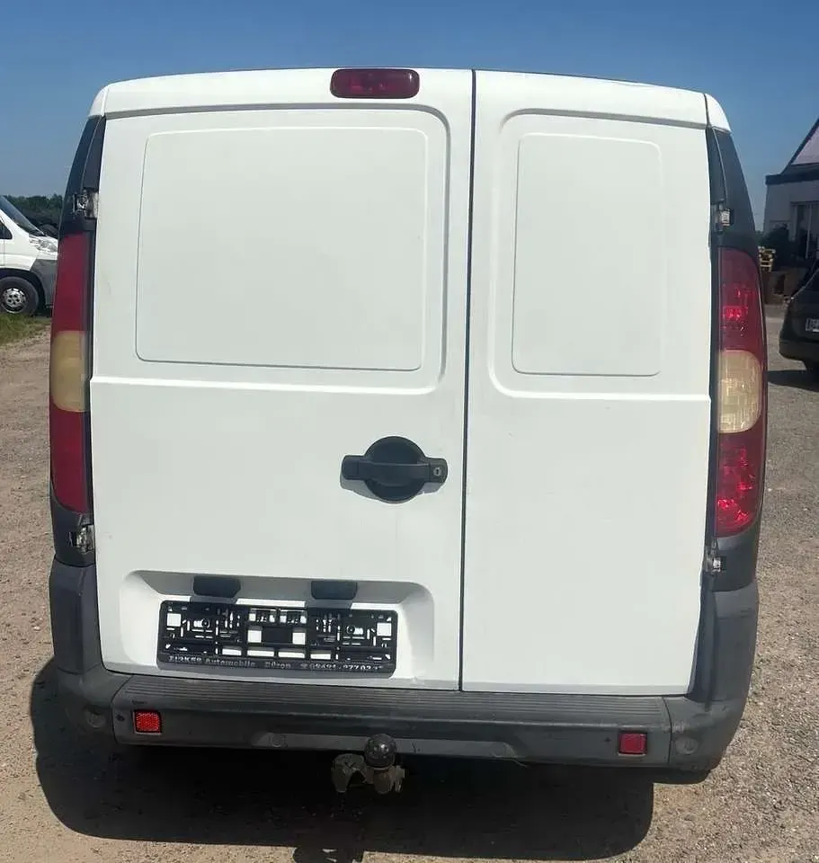 Gebraucht Fiat Doblò 101 PS (74 kW) 2009 Weiß Van / Kleinbus