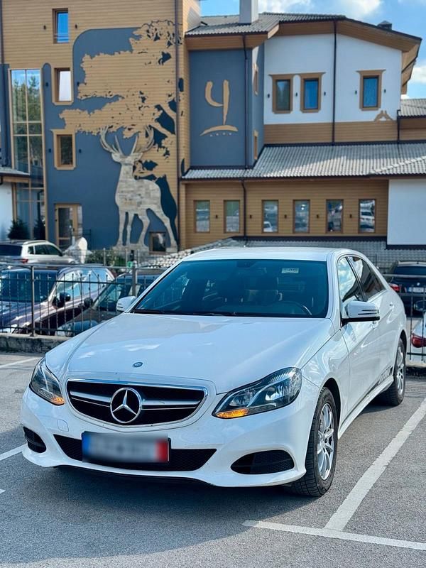 Second-hand Mercedes E200 139 CP (102 kW) 2015 Alb Berlinǎ