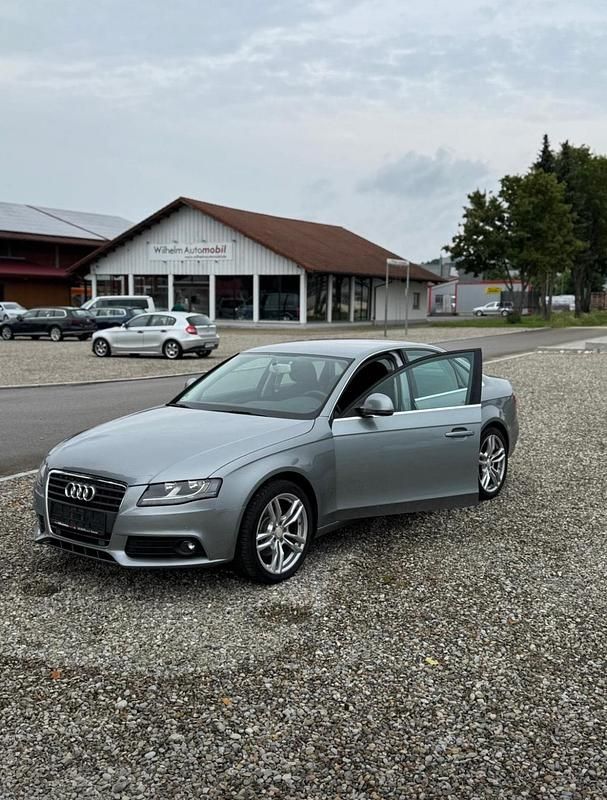 Grau Gebraucht 2009 Audi A4 Limousine | 7.800 € (Fairer Preis) - Bild 1/4