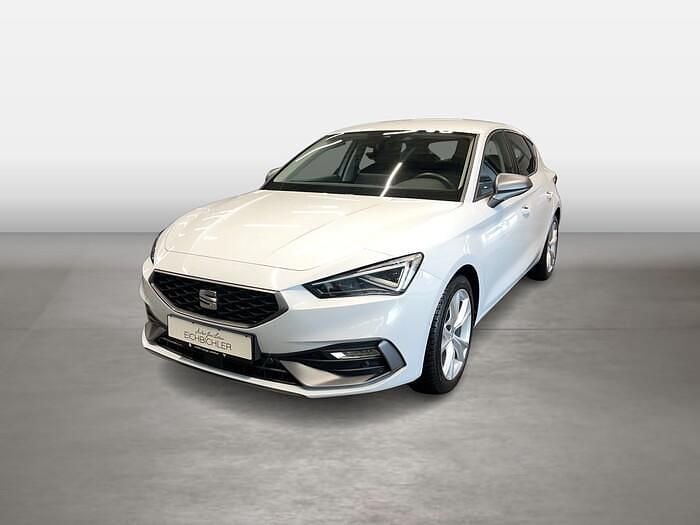 Glacial weiss Gebraucht 2024 Seat Leon FR-Line Limousine | 28.078 € (Fairer Preis) - Bild 1/4