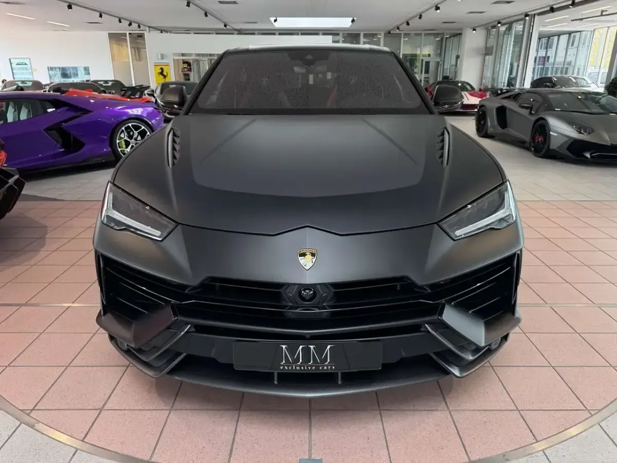 Usata Lamborghini Urus 666 CV (489 kW) 2025 Nero SUV